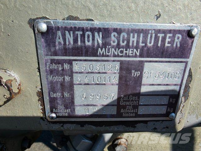 Schlüter 450 Super Tractores