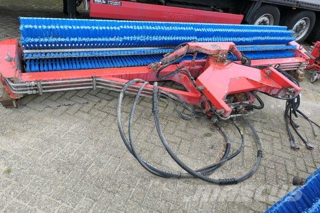 Schmidt CJS 914 Super, Kehrbesen, 4,2m breit Kāpurķēžu buldozeri