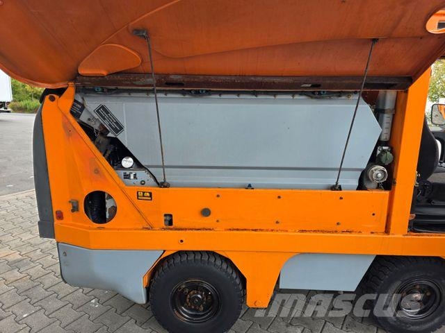 Schmidt SK 153 SX / Kehrmaschine / 6.078h Utcaseprő teherautók
