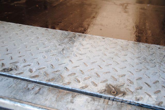 Schmitz Cargobull Lifting axle, pallet box Semirremolques de caja de lona
