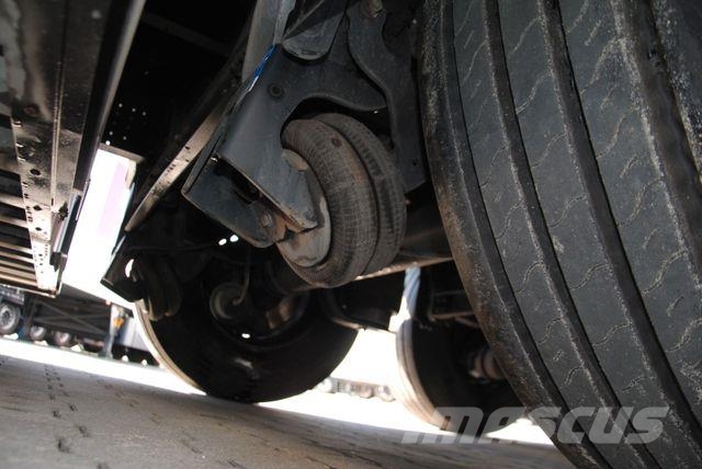 Schmitz Cargobull Lifting axle, pallet box Semirremolques de caja de lona