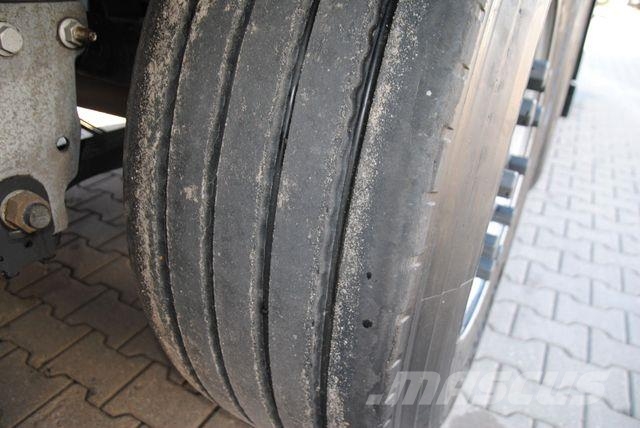 Schmitz Cargobull Lifting axle, pallet box Semirremolques de caja de lona