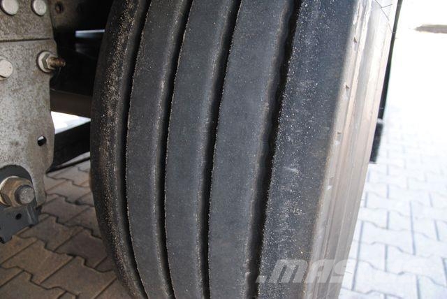 Schmitz Cargobull Lifting axle, pallet box Semirremolques de caja de lona