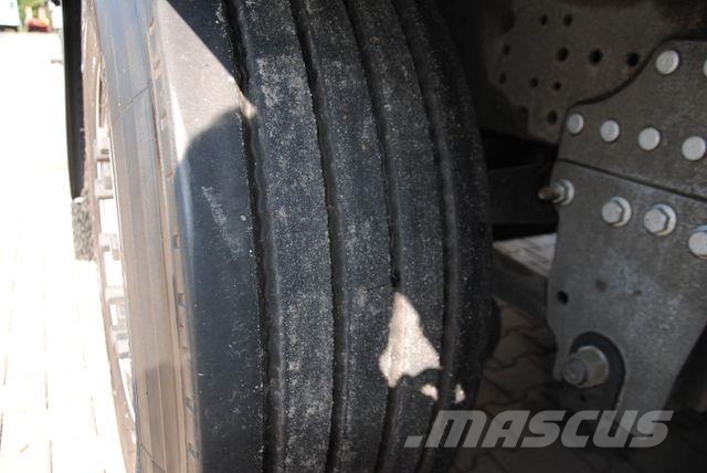 Schmitz Cargobull Lifting axle, pallet box Semirremolques de caja de lona
