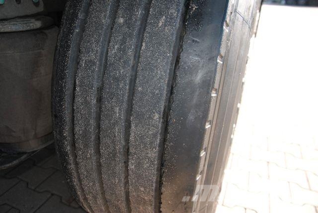 Schmitz Cargobull Lifting axle, pallet box Semirremolques de caja de lona