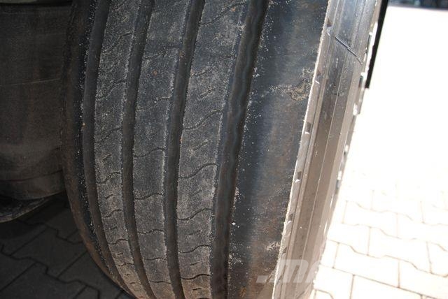 Schmitz Cargobull Lifting axle, pallet box Semirremolques de caja de lona