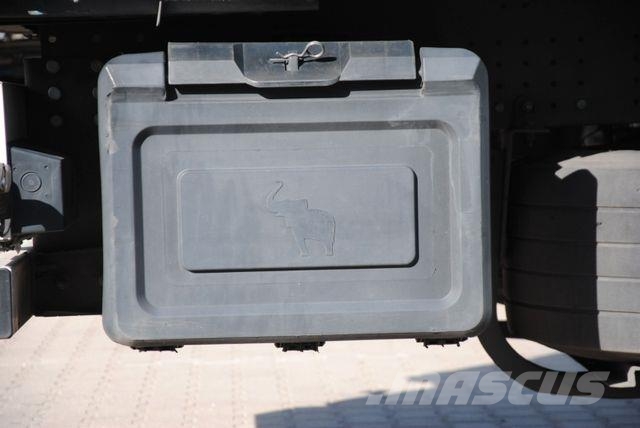Schmitz Cargobull Lifting axle, excellent condition Тентованные полуприцепы