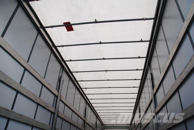 Schmitz Cargobull New tarpaulin, lifting axle Curtainsider semi-trailers
