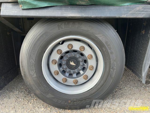 Schmitz Cargobull SCB S3T MEGA LIFTING ROOF 侧帘半挂车