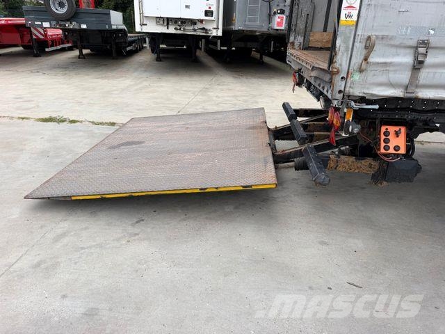 Schmitz Cargobull Tautliner Standard Lift ZEPRO نصف مقطورات بباب جانبي
