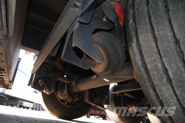 Schmitz Cargobull Varios mega, lifting axle 侧帘半挂车