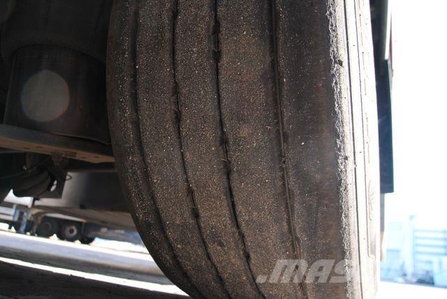Schmitz Cargobull Varios mega, lifting axle 侧帘半挂车