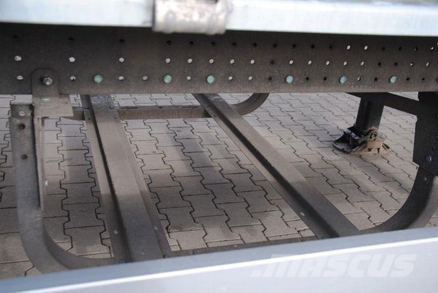 Schmitz Cargobull Varios mega, lifting axle, lifting roof 侧帘半挂车