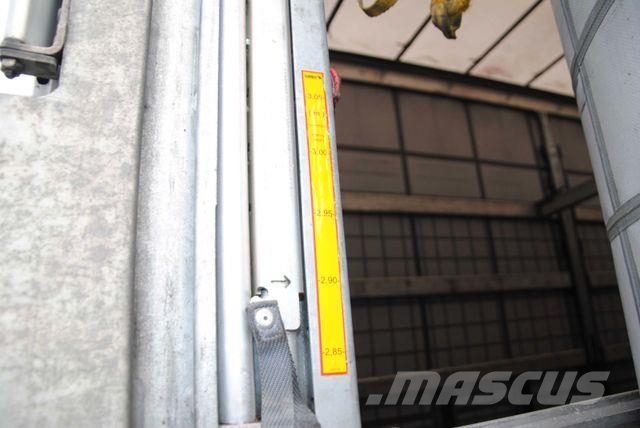 Schmitz Cargobull Varios mega, lifting axle, lifting roof 侧帘半挂车