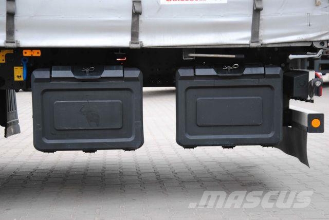 Schmitz Cargobull Varios mega, lifting axle, lifting roof 侧帘半挂车