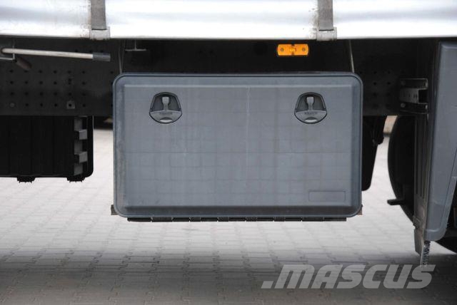 Schmitz Cargobull Varios mega, lifting axle, lifting roof 侧帘半挂车