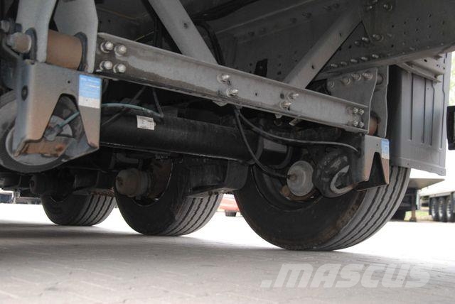 Schmitz Cargobull Varios mega, lifting axle, lifting roof 侧帘半挂车