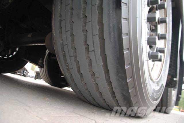 Schmitz Cargobull Varios mega, lifting axle, lifting roof 侧帘半挂车