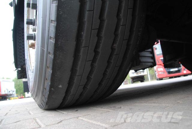 Schmitz Cargobull Varios mega, lifting axle, lifting roof 侧帘半挂车