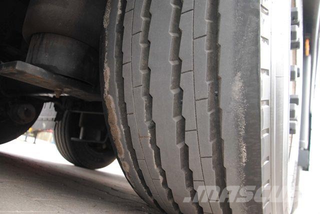 Schmitz Cargobull Varios mega, lifting axle, lifting roof 侧帘半挂车