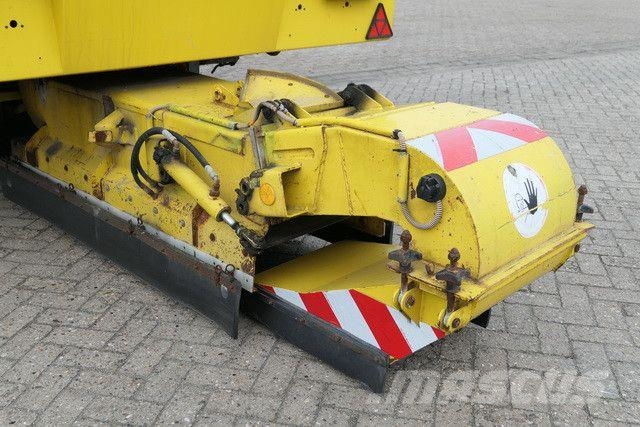 Schörling KBG P17 B, Kehrbesen, Flughafen, V8 Overige opleggers