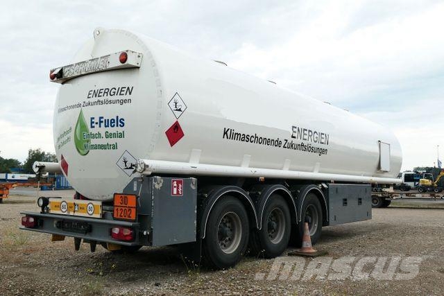 Schrader Z-STA24-44.3/4, 4 Kammern, 44m³, Peilvorr Cisternové návěsy