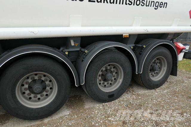 Schrader Z-STA24-44.3/4, 4 Kammern, 44m³, Peilvorr Cisternové návěsy