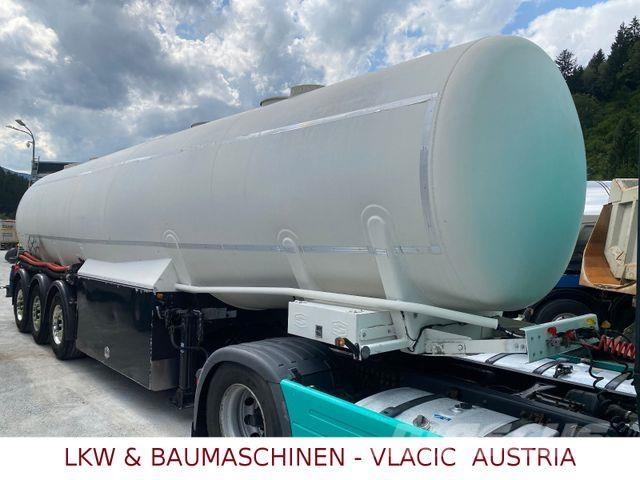Schwarzmüller Schwingenschlögel Benzin/Diesel Tankopleggers