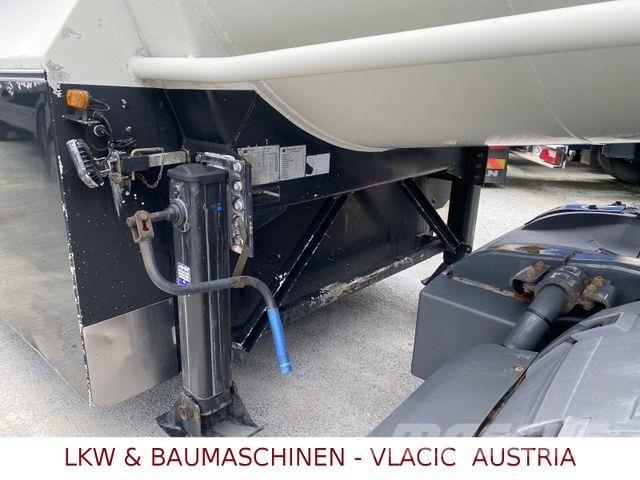 Schwarzmüller Schwingenschlögel Benzin/Diesel Tankopleggers