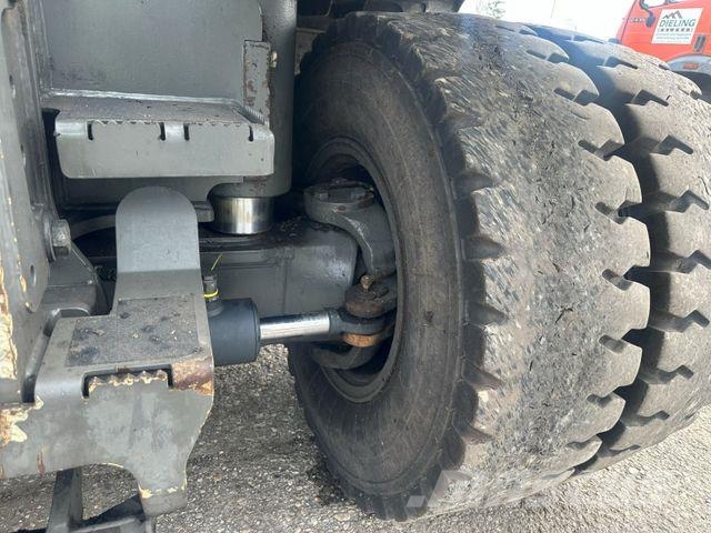 Sennebogen 730E Wheeled excavators