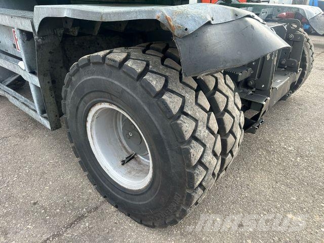 Sennebogen 730E Wheeled excavators