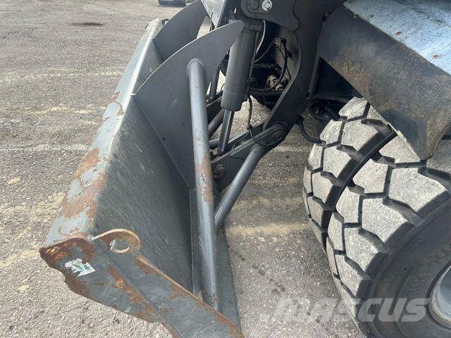 Sennebogen 730E Wheeled excavators