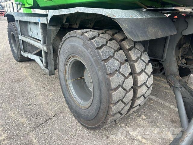 Sennebogen 730E Wheeled excavators