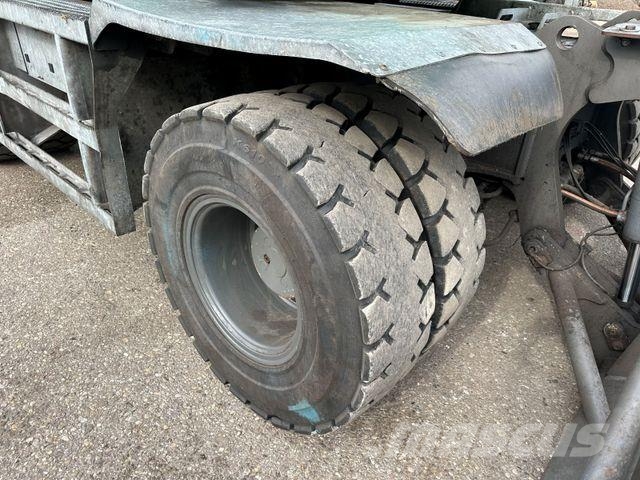 Sennebogen 730E Wheeled excavators