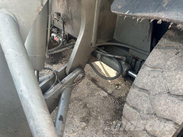 Sennebogen 730E Wheeled excavators