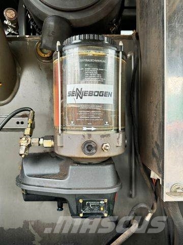 Sennebogen 825 Umschlagbagger ** BJ2008 *18390H/Greifer ** Εκσκαφείς με τροχούς - λάστιχα