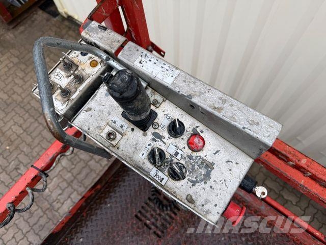 SkyJack SJ9250RT 4x4 / 17.2 Meter / 2015 BJ Scheren-Arbeitsbühnen