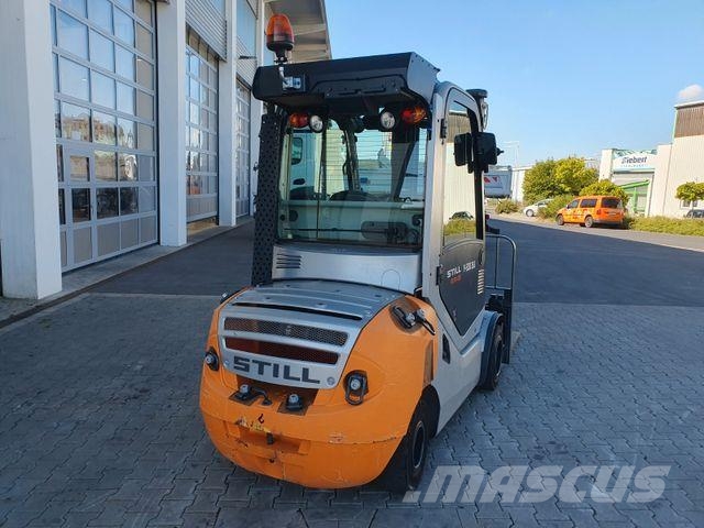 Still RX70-35 / Triplex: 4.80m / nur 2.876h! / Klima Diesel forklifts