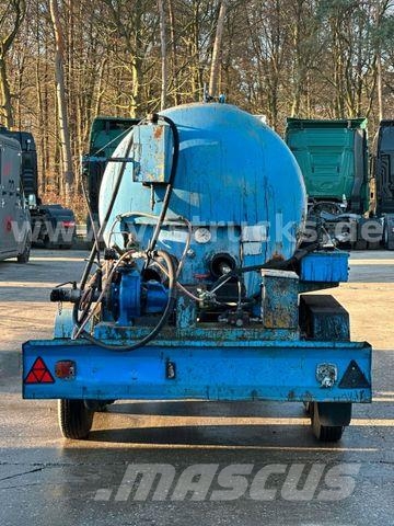 Strassmayr Schäfer TS 3000 Asphalt Tankanhänger Tankanhänger