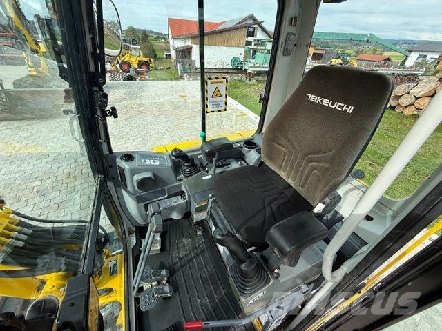 Takeuchi TB 228 mit Powertilt Minigraafmachines < 7t