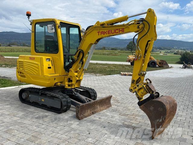 Takeuchi TB 228 mit Powertilt Minigraafmachines < 7t