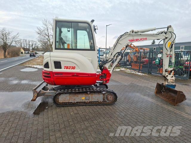 Takeuchi TB 230 Miniescavatori