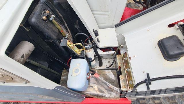 Takeuchi TB 250 - Powertilt Miniescavadeiras < 7t (Mini escavadeiras)