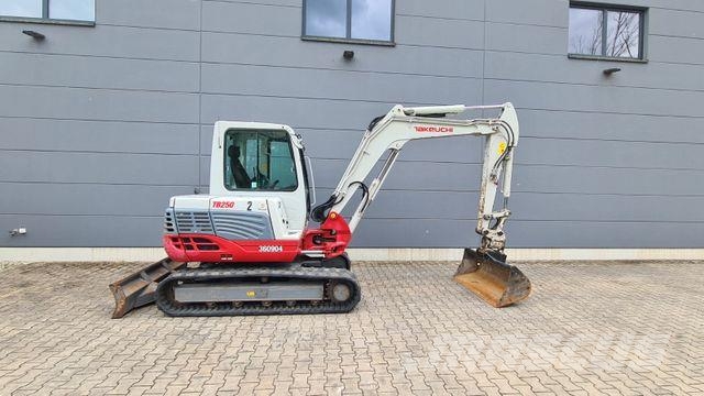 Takeuchi TB 250 - Powertilt Miniescavadeiras < 7t (Mini escavadeiras)