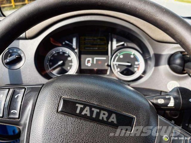 Tatra T158 PHOENIX 6x6 Euro 6 Treileri ar āķi