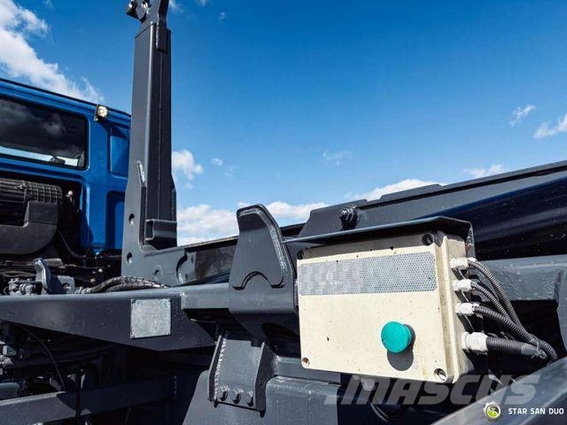 Tatra T158 PHOENIX 6x6 Euro 6 Treileri ar āķi