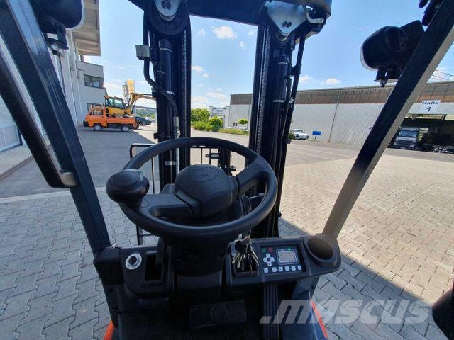 Toyota 8FBET15 / Triplex: 4.30m / nur 1.842h! / SS Електрически вилични кари-повдигачи