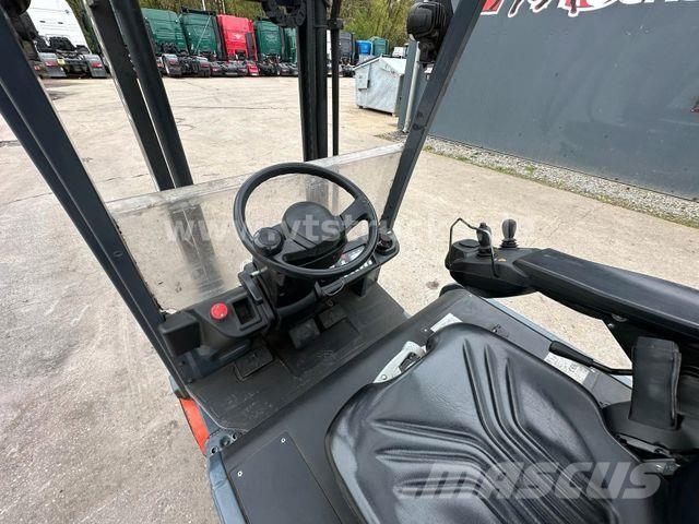 Toyota 8FBMK 16T 48V 전동 지게차
