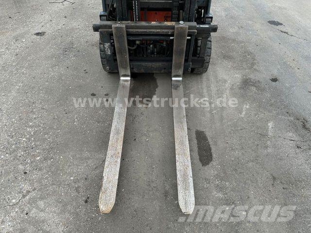 Toyota 8FBMK 16T 48V Річ-трак із високим підйомом