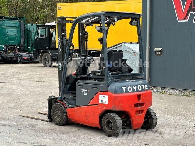 Toyota 8FBMK 16T 48V Річ-трак із високим підйомом